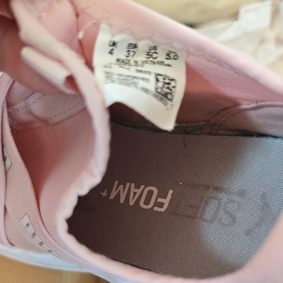 Like New. Puma Sift Foam Pink Slip-On Sneakers with Elastic Strap - Picture 9 of 9